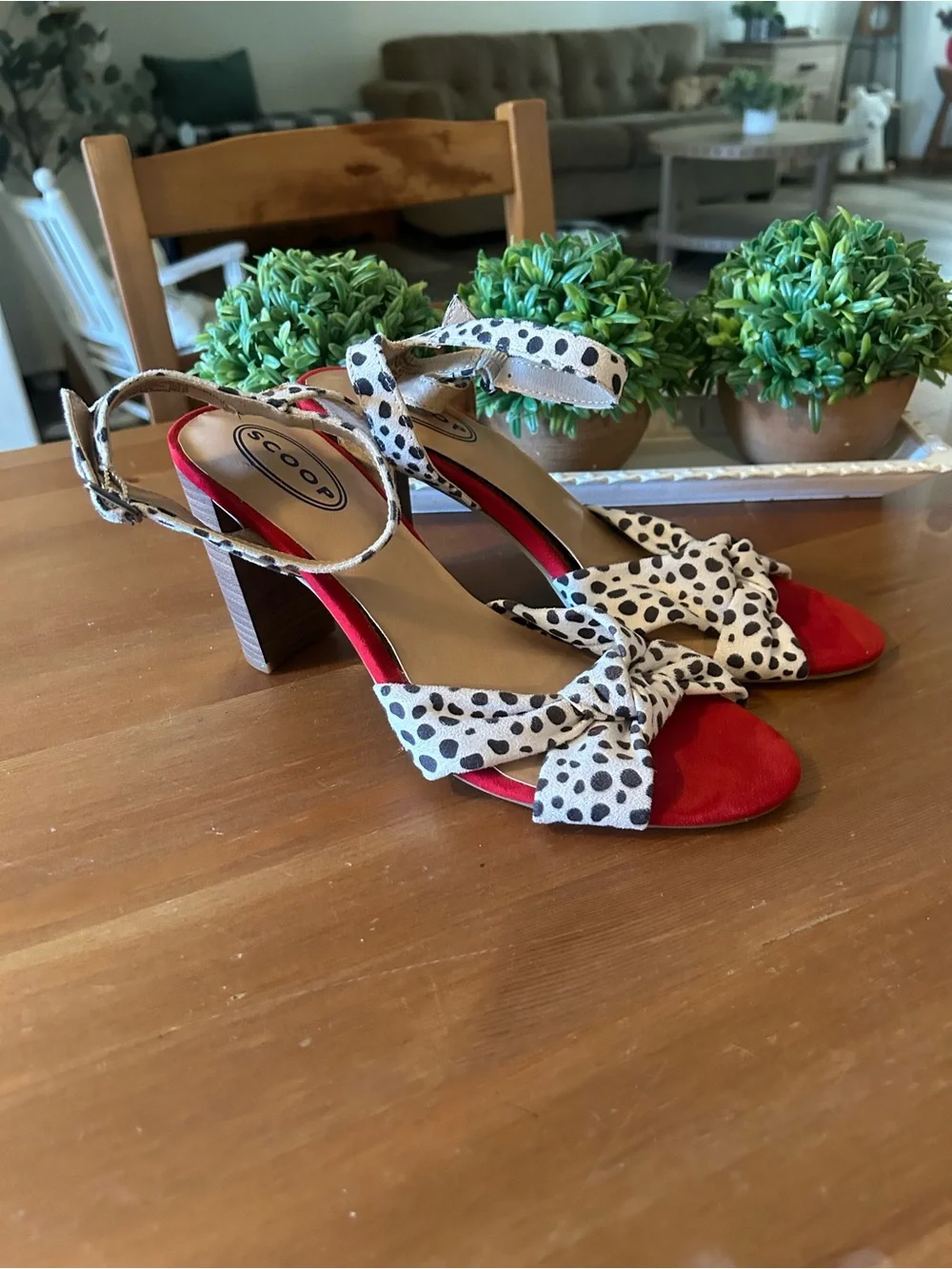 Scoop Size 10  Adorable Red Black and White Chunky Heels